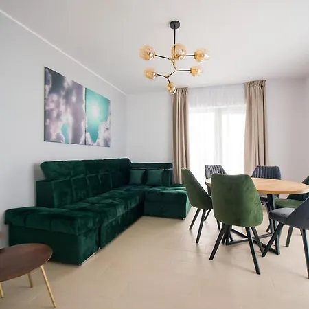 아파트 Promenada Apartments 5 *