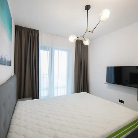 Promenada Apartments 5 *