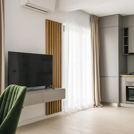 아파트 Promenada Apartments 5 *