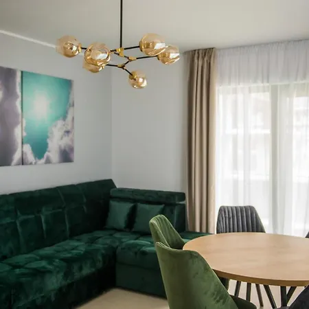 아파트 Promenada Apartments 5 *